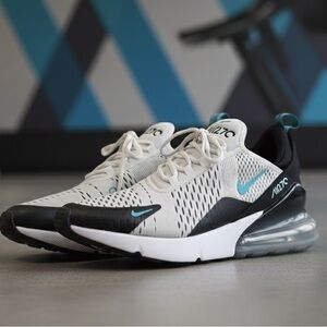 Nike Air Max 270 White Black and Blue Sneakers size 10